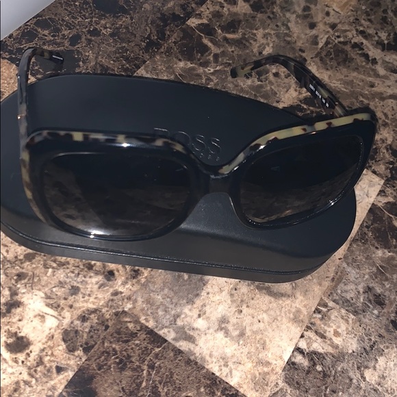 ๐ถ ๐ NWOT MICHAEL KORS ๐ฏ SUNGLASSES - Picture 8 of 14